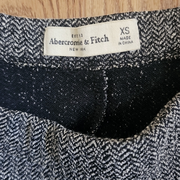 Abercrombie & Fitch Charcoal Circle Skirt Size Xs - Picture 2 of 6